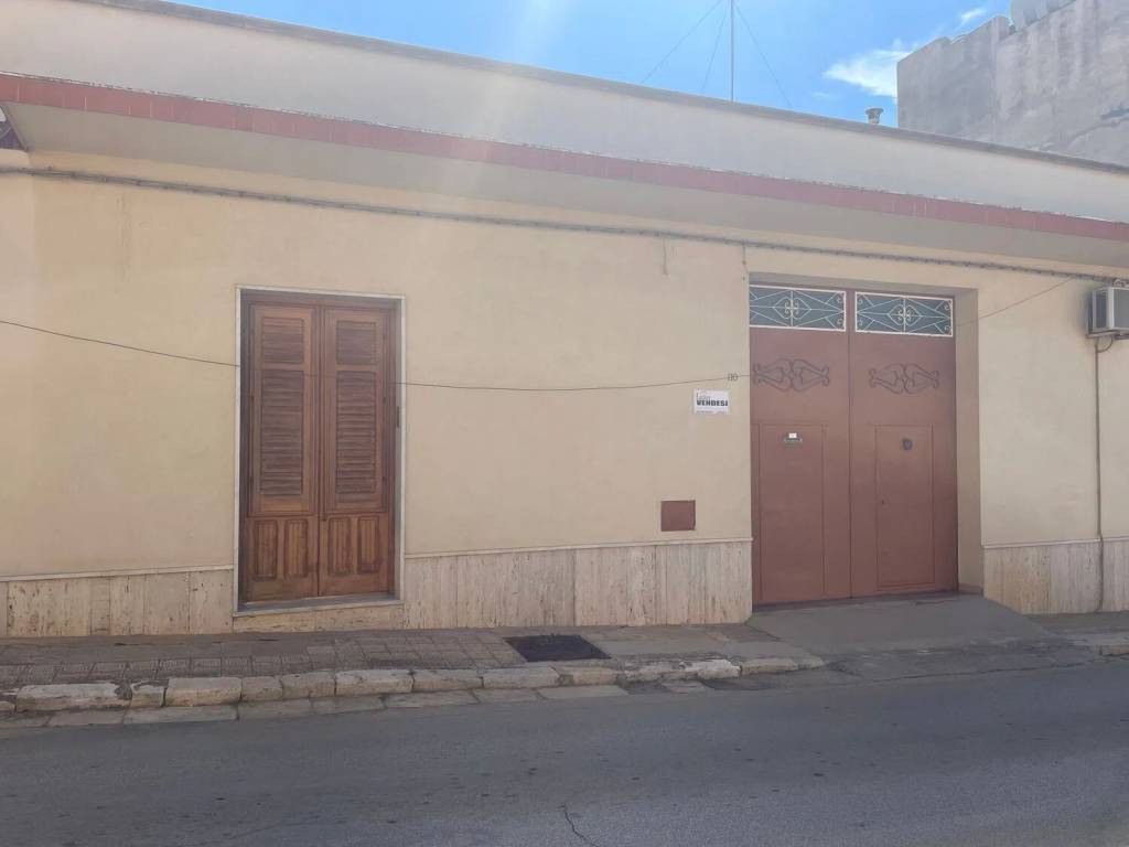 casa indipendente in vendita a Campobello di Mazara