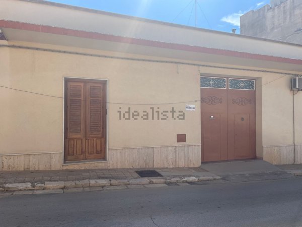 casa indipendente in vendita a Campobello di Mazara