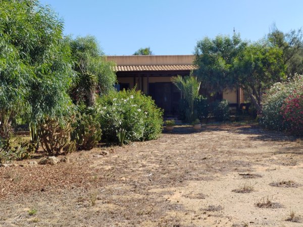 casa indipendente in vendita a Campobello di Mazara