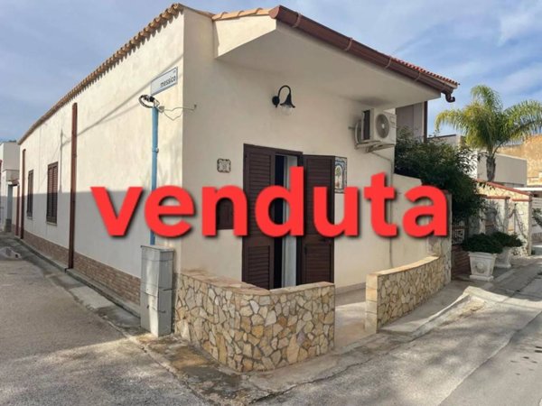 casa indipendente in vendita a Campobello di Mazara in zona Tre Fontane