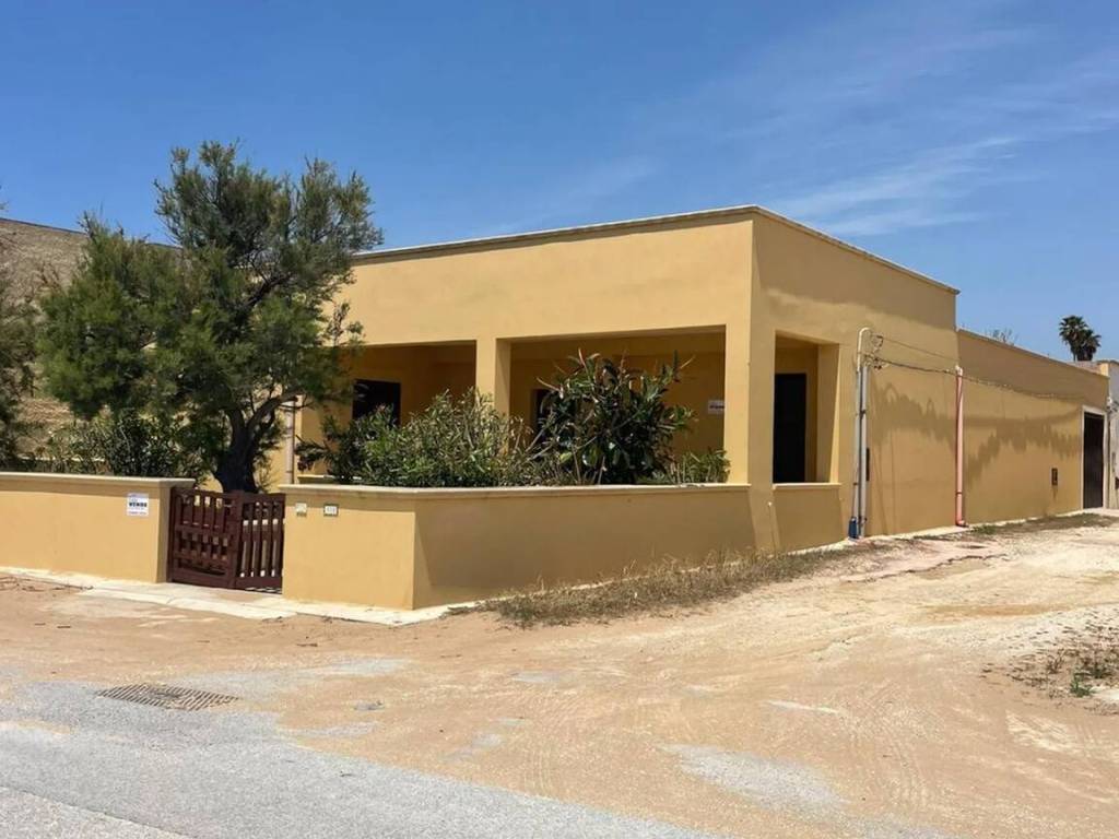 casa indipendente in vendita a Campobello di Mazara