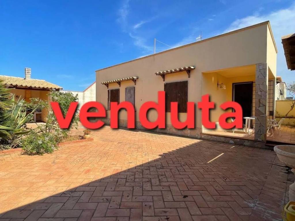 casa indipendente in vendita a Campobello di Mazara in zona Tre Fontane