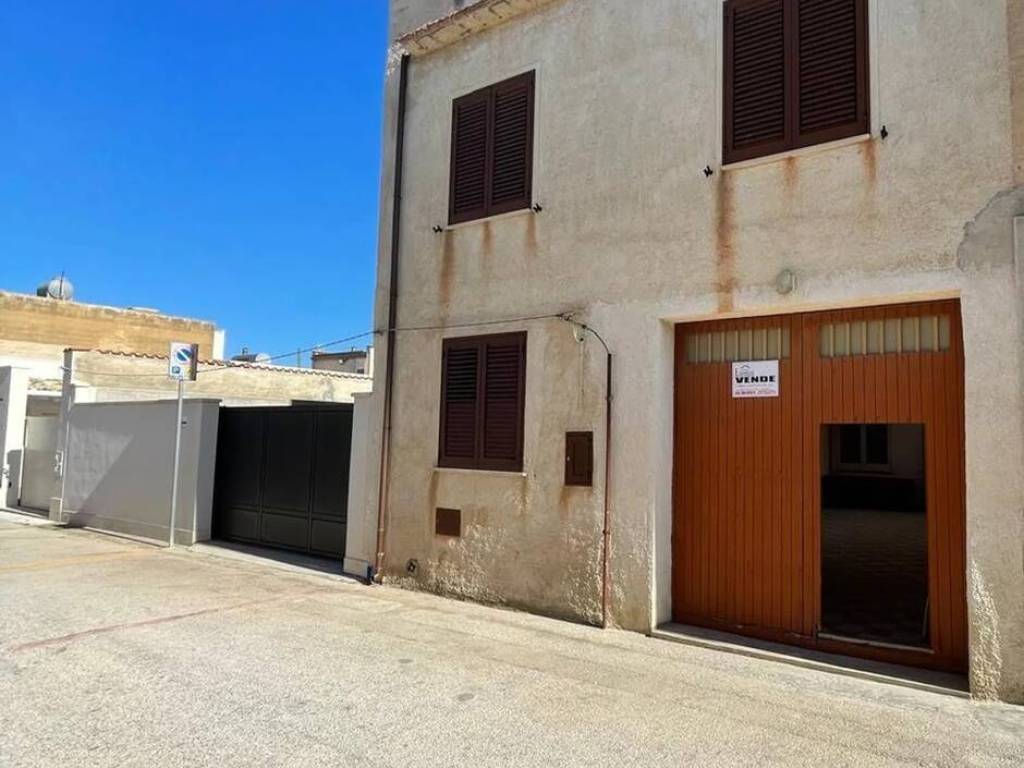 casa indipendente in vendita a Campobello di Mazara in zona Tre Fontane