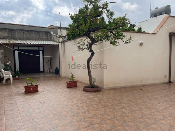 casa indipendente in vendita a Campobello di Mazara