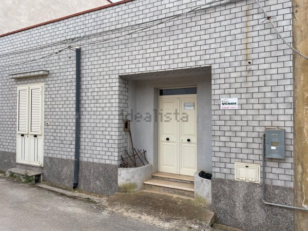 casa indipendente in vendita a Campobello di Mazara