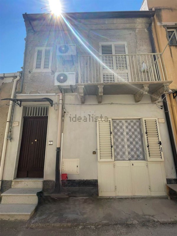 casa indipendente in vendita a Campobello di Mazara