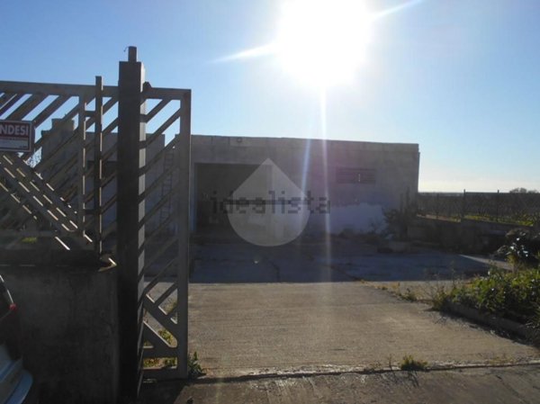 locale commerciale in vendita a Campobello di Mazara