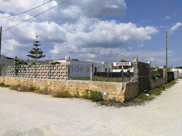 terreno edificabile in vendita a Campobello di Mazara in zona Tre Fontane