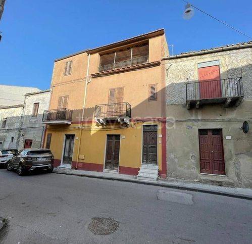 casa indipendente in vendita a Campobello di Mazara