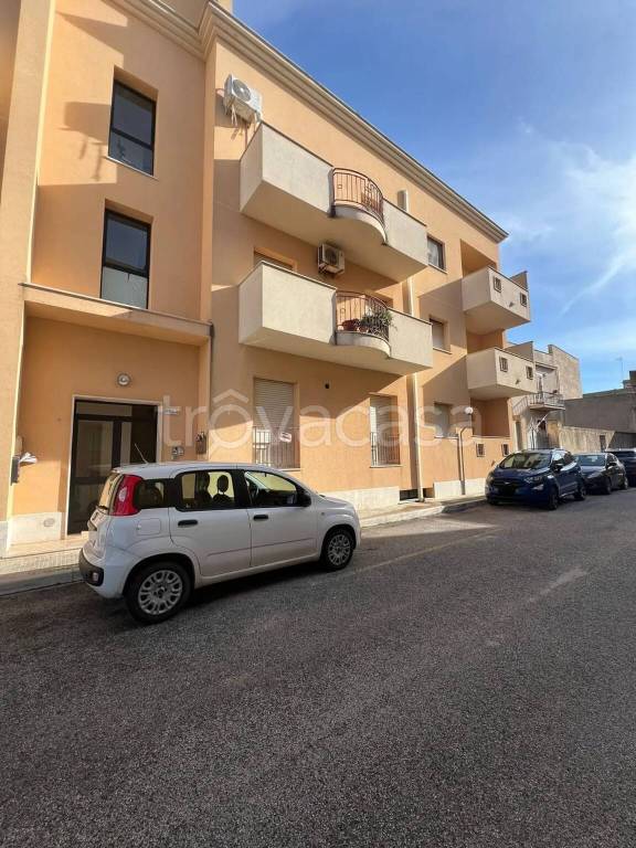 casa indipendente in vendita a Campobello di Mazara