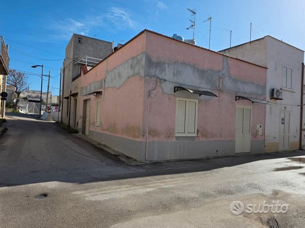 casa indipendente in vendita a Campobello di Mazara in zona Tre Fontane