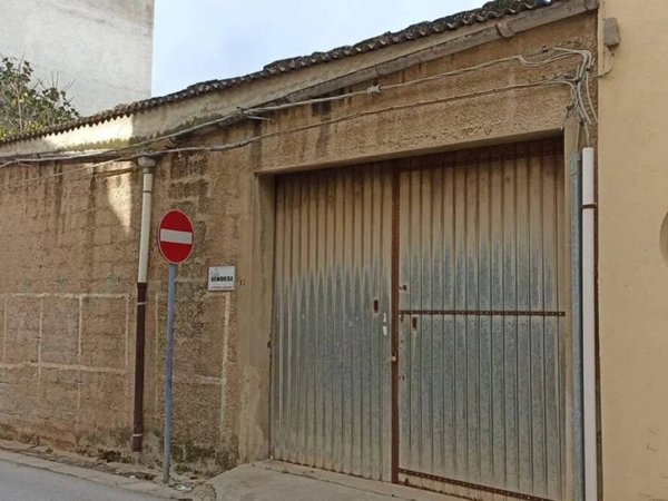 intera palazzina in vendita a Campobello di Mazara