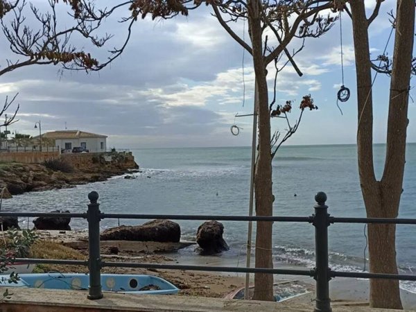 intera palazzina in vendita a Campobello di Mazara