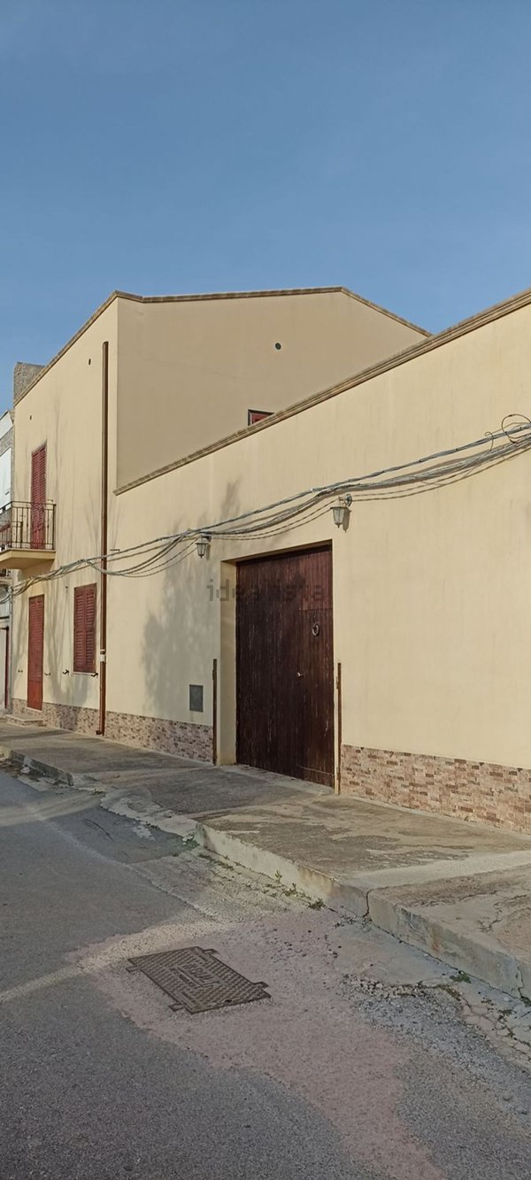 casa indipendente in vendita a Campobello di Mazara
