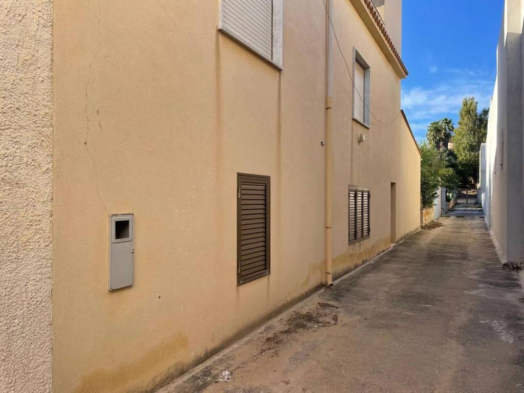 casa indipendente in vendita a Campobello di Mazara in zona Tre Fontane