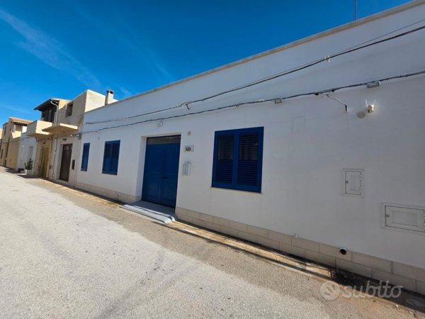casa indipendente in vendita a Campobello di Mazara in zona Tre Fontane