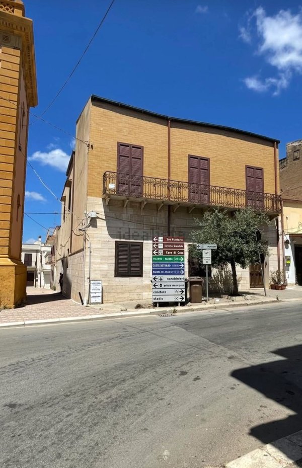 casa indipendente in vendita a Campobello di Mazara