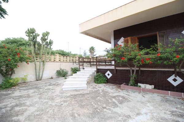 casa indipendente in vendita a Campobello di Mazara in zona Tre Fontane