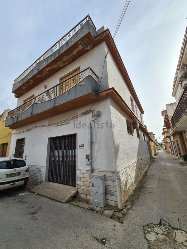 casa indipendente in vendita a Campobello di Mazara