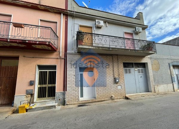 casa indipendente in vendita a Campobello di Mazara
