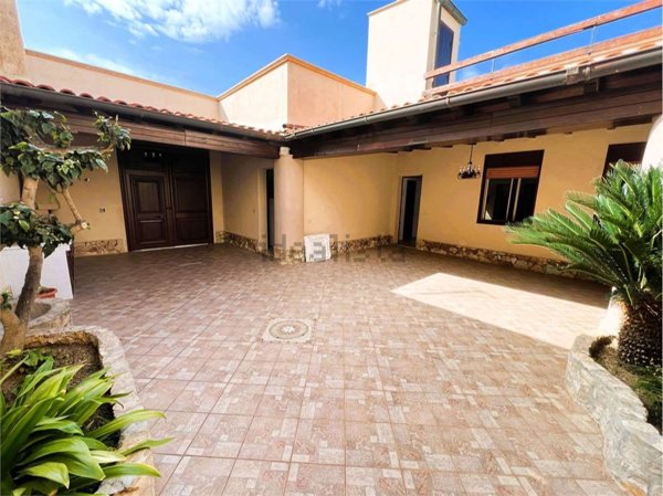 casa indipendente in vendita a Campobello di Mazara in zona Tre Fontane