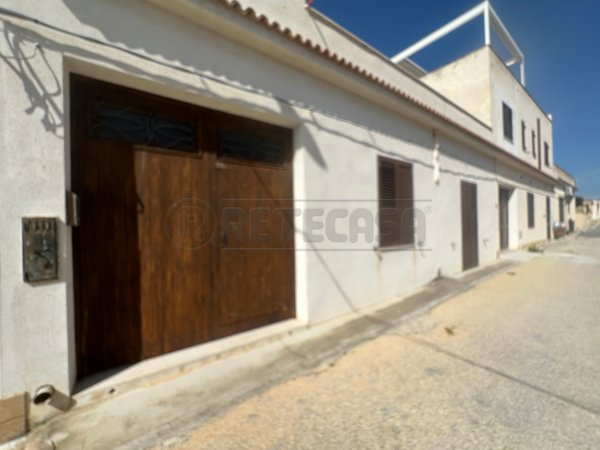 casa indipendente in vendita a Campobello di Mazara in zona Tre Fontane