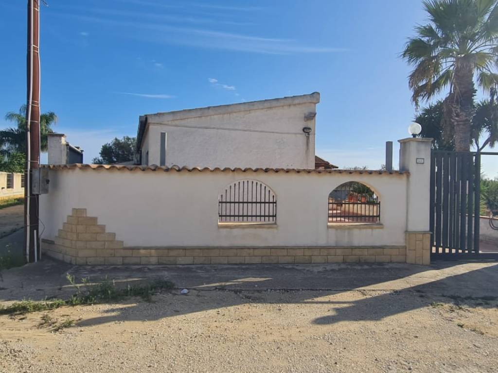 casa indipendente in vendita a Campobello di Mazara in zona Tre Fontane