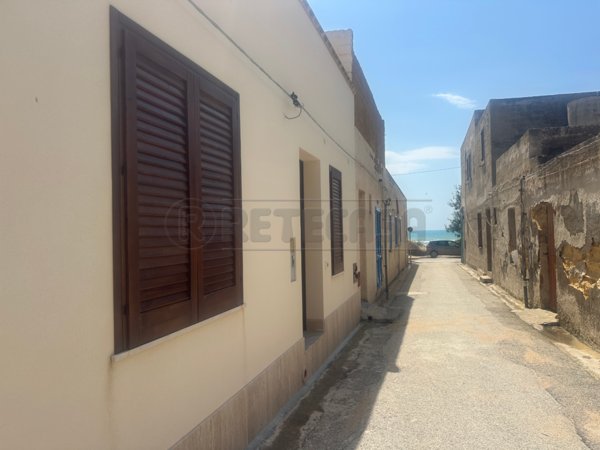 casa indipendente in vendita a Campobello di Mazara in zona Tre Fontane
