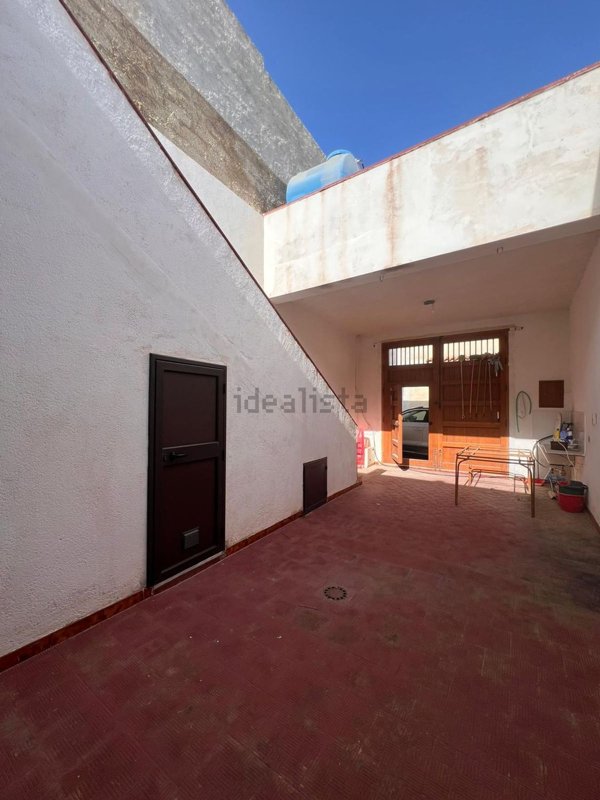 esavano in vendita a Campobello di Mazara