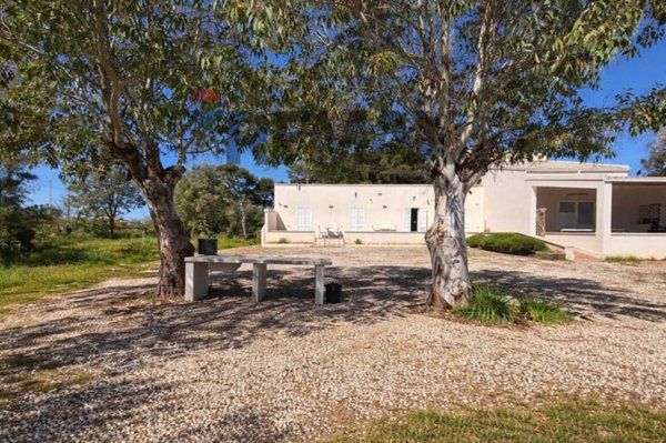 casa indipendente in vendita a Campobello di Mazara