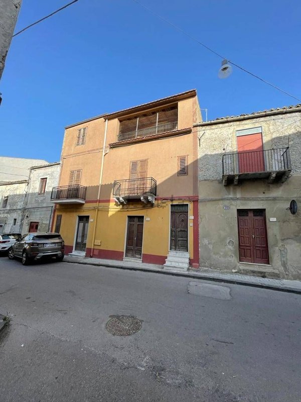 casa indipendente in vendita a Campobello di Mazara
