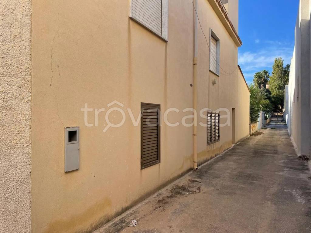 casa indipendente in vendita a Campobello di Mazara in zona Tre Fontane