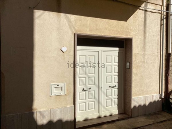 casa indipendente in vendita a Campobello di Mazara