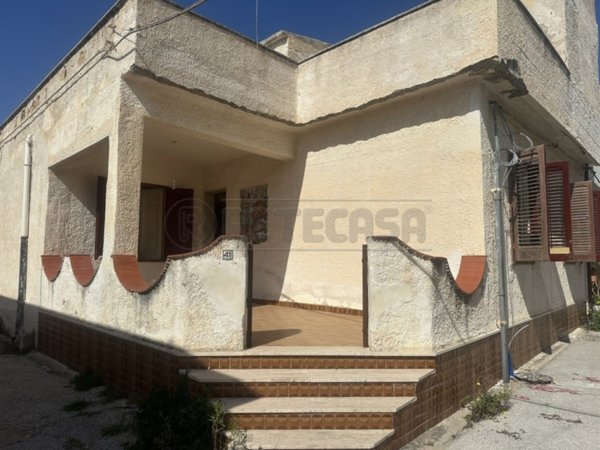 casa indipendente in vendita a Campobello di Mazara in zona Tre Fontane