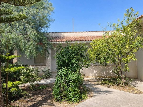 casa indipendente in vendita a Campobello di Mazara in zona Tre Fontane