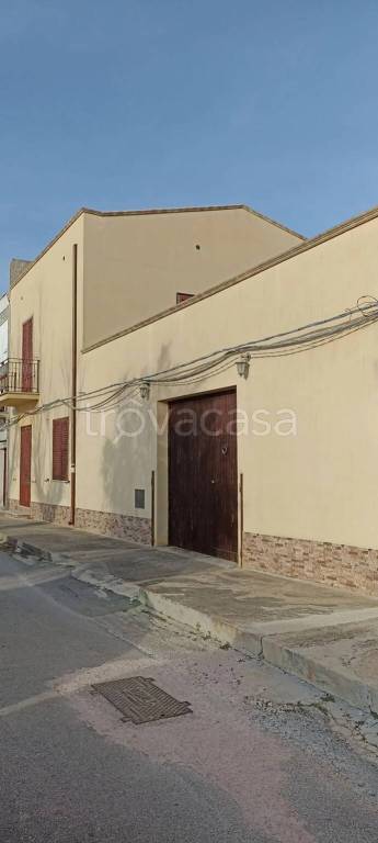 casa indipendente in vendita a Campobello di Mazara in zona Tre Fontane