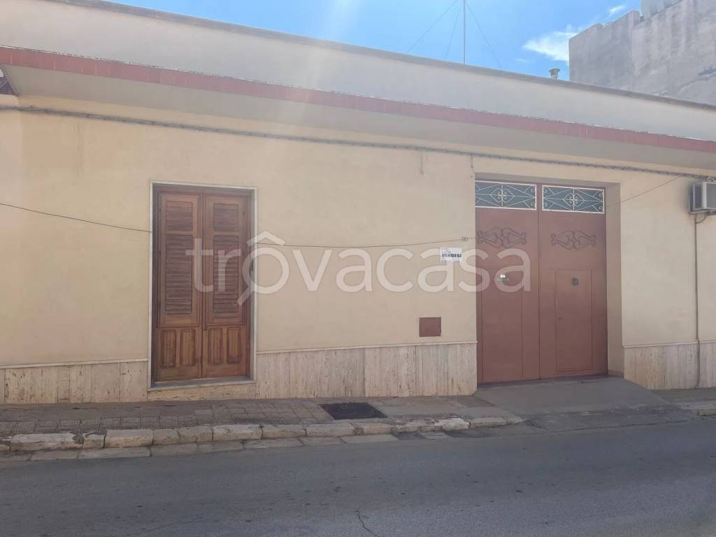 casa indipendente in vendita a Campobello di Mazara