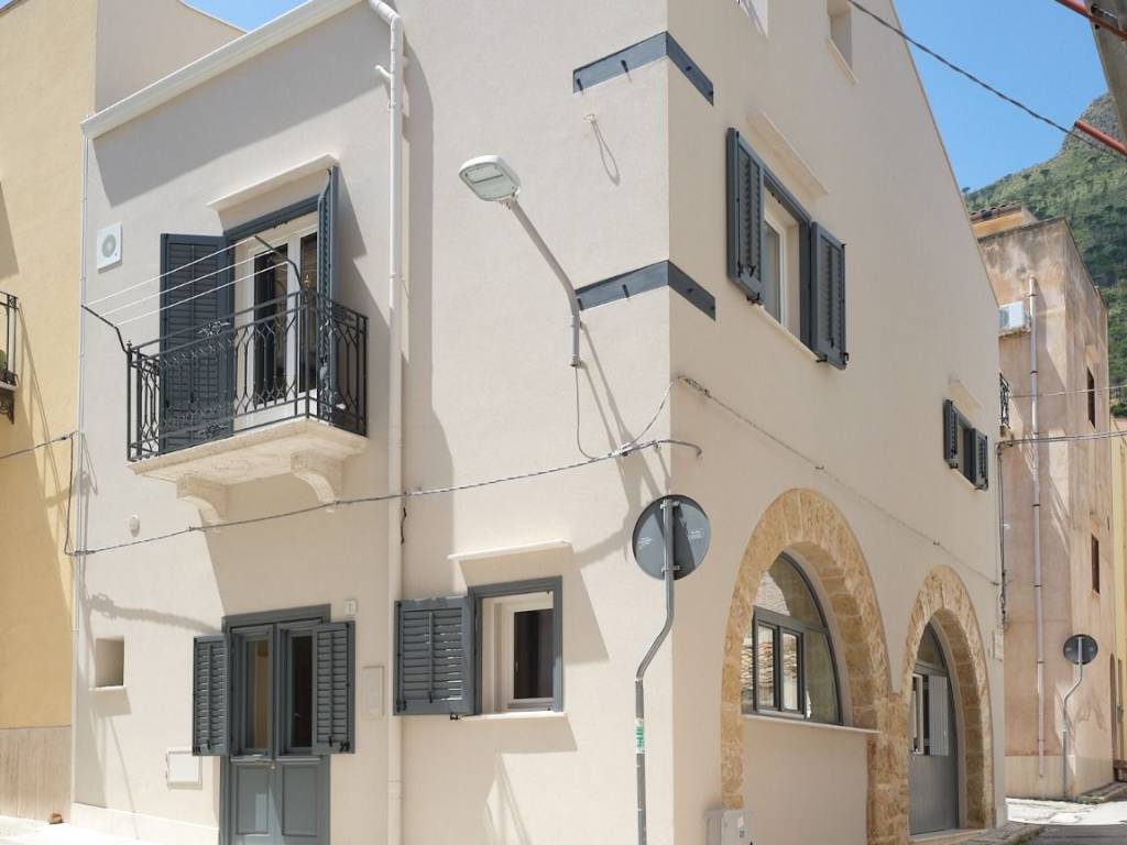 casa indipendente in vendita a Castellammare del Golfo