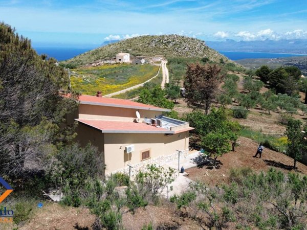 casa indipendente in vendita a Castellammare del Golfo in zona Scopello