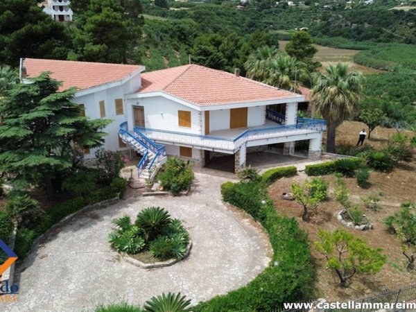 casa indipendente in vendita a Castellammare del Golfo in zona Scopello