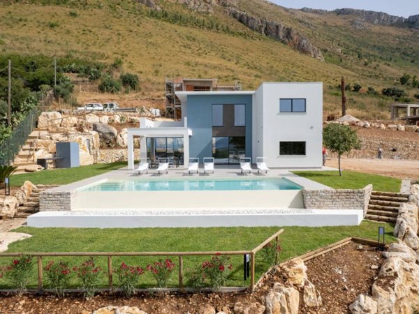 casa indipendente in vendita a Castellammare del Golfo in zona Scopello