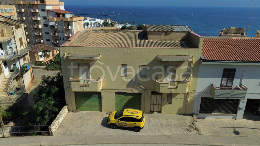 casa indipendente in vendita a Castellammare del Golfo