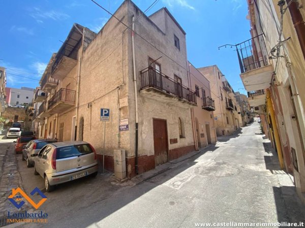casa indipendente in vendita a Castellammare del Golfo