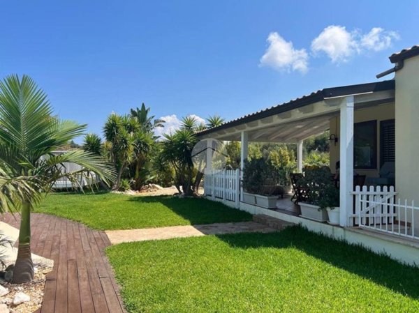 casa indipendente in vendita a Castellammare del Golfo