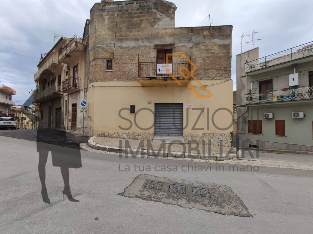 intera palazzina in vendita a Castellammare del Golfo