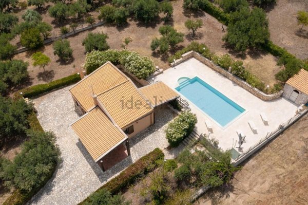 casa indipendente in vendita a Castellammare del Golfo in zona Scopello