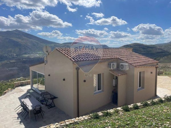 casa indipendente in vendita a Castellammare del Golfo