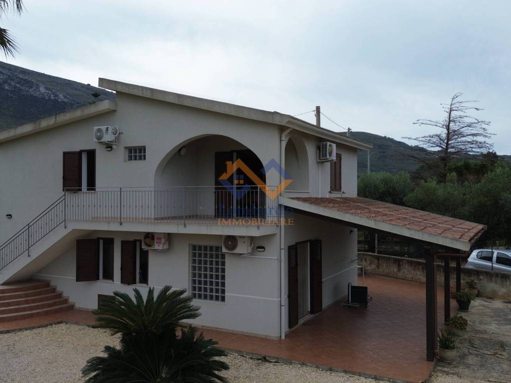 casa indipendente in vendita a Castellammare del Golfo