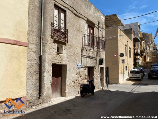 casa indipendente in vendita a Castellammare del Golfo