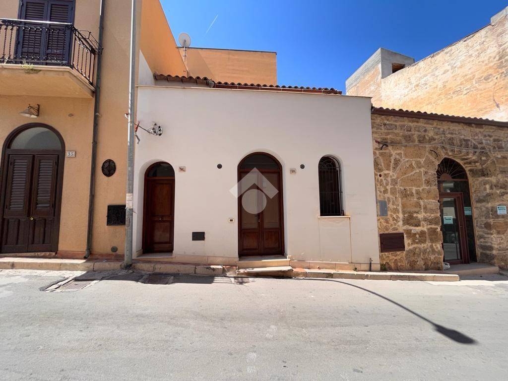 casa indipendente in vendita a Castellammare del Golfo